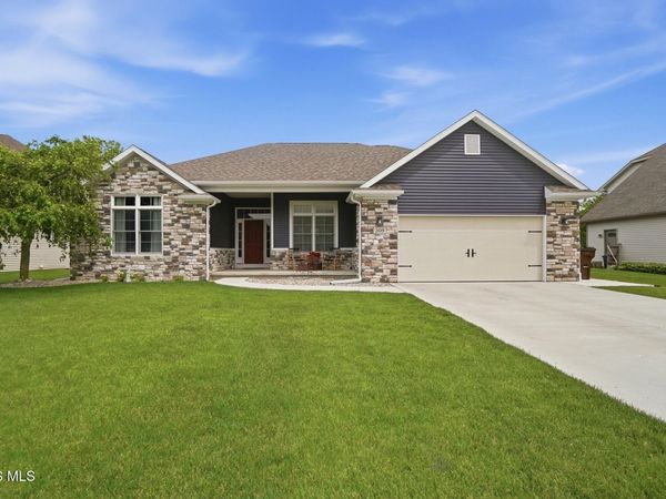 305 Ridgepoint Circle, Waterville, OH 43566