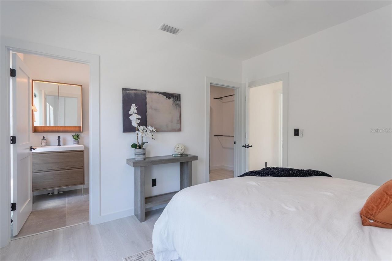 4601 Queensboro Avenue S, Saint Petersburg, FL 33711 Photo