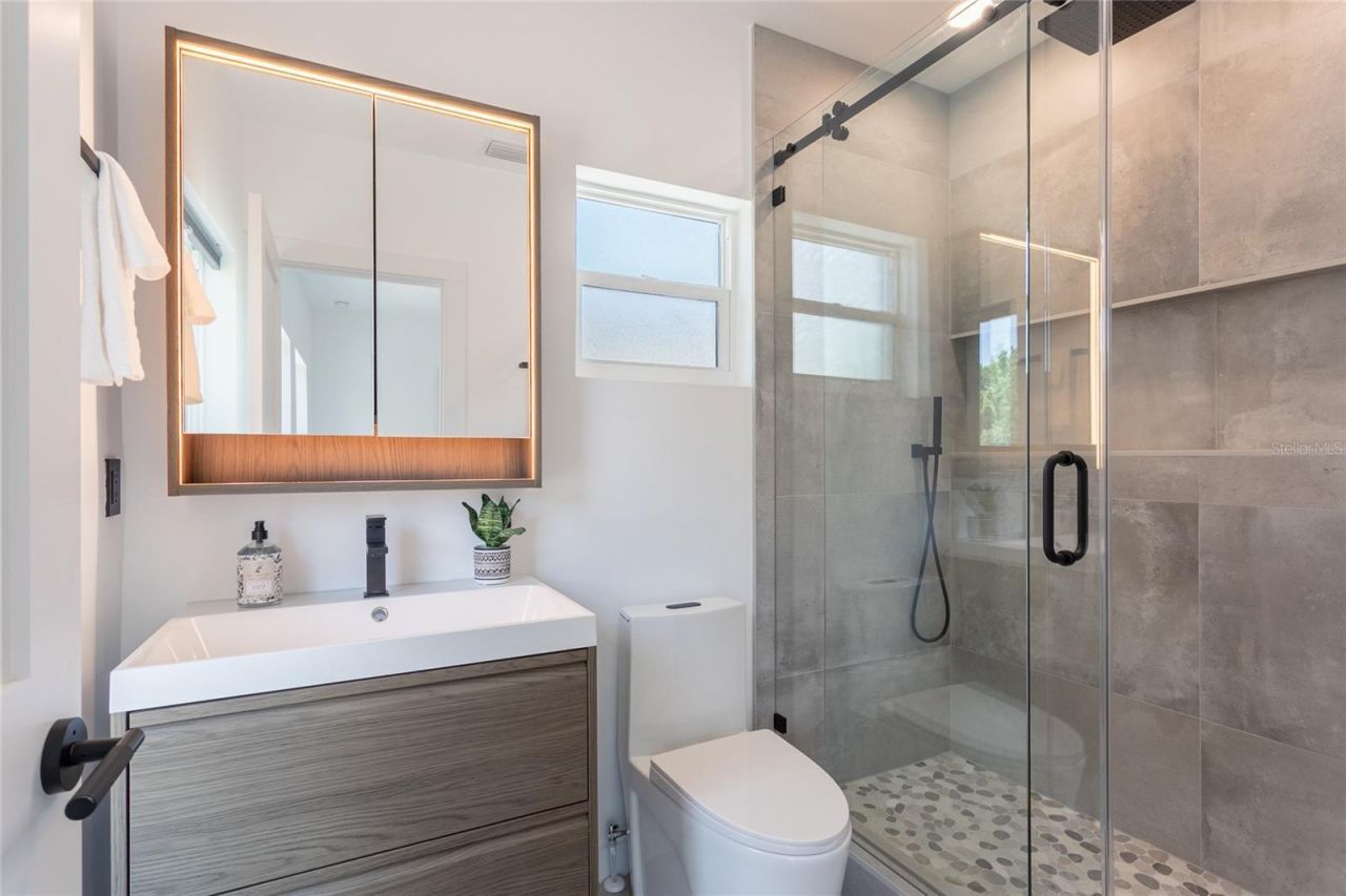 4601 Queensboro Avenue S, Saint Petersburg, FL 33711 Photo