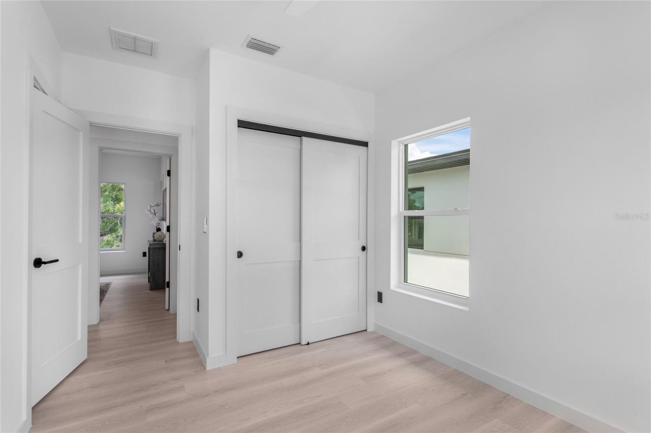 4601 Queensboro Avenue S, Saint Petersburg, FL 33711 Photo
