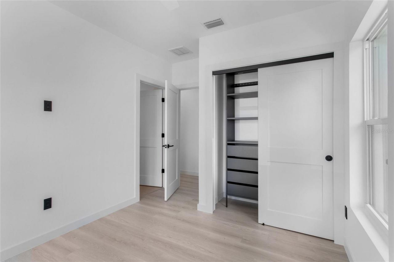 4601 Queensboro Avenue S, Saint Petersburg, FL 33711 Photo