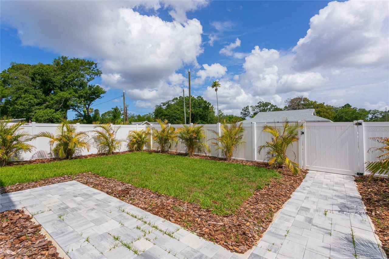 4601 Queensboro Avenue S, Saint Petersburg, FL 33711 Photo