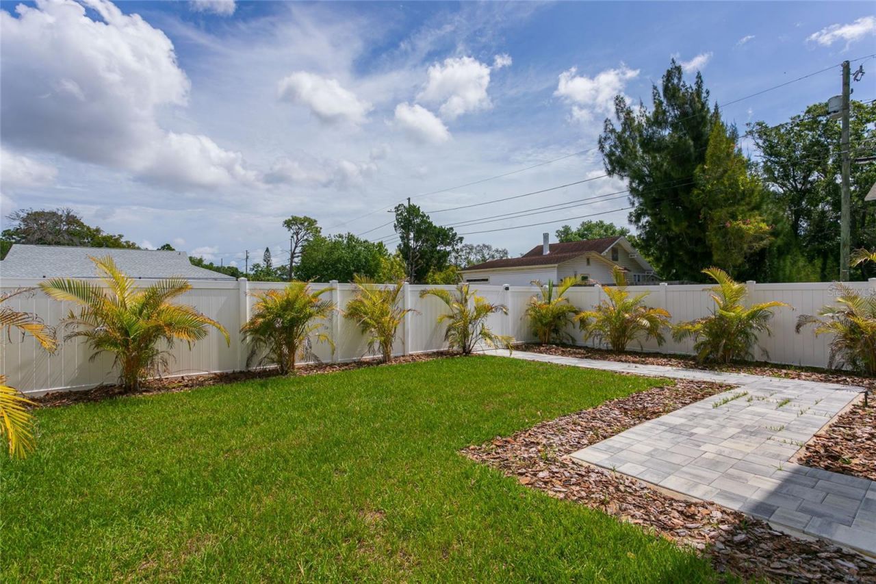 4601 Queensboro Avenue S, Saint Petersburg, FL 33711 Photo