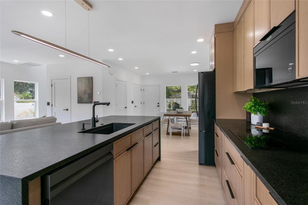 4601 Queensboro Avenue S, Saint Petersburg, FL 33711 Photo