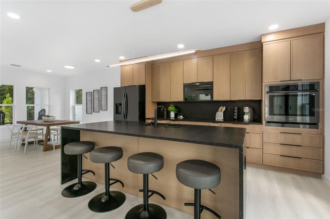 4601 Queensboro Avenue S, Saint Petersburg, FL 33711 Photo