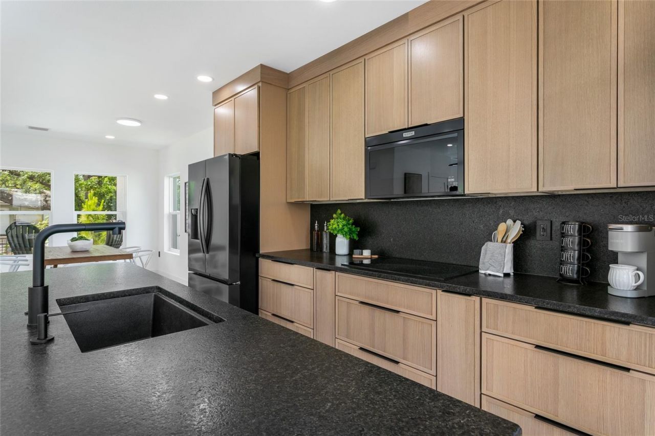 4601 Queensboro Avenue S, Saint Petersburg, FL 33711 Photo