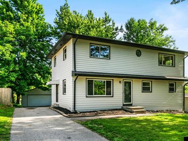 9144 Meredith Avenue , Omaha, NE 68134