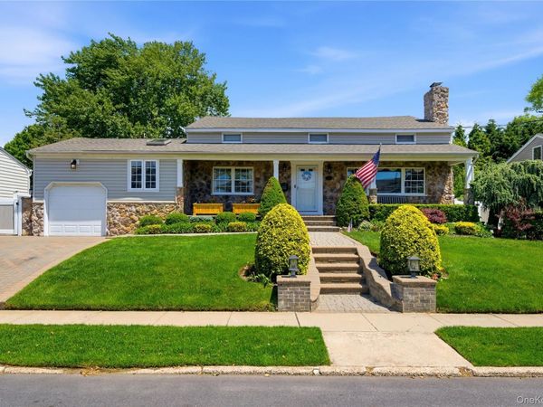 87 Laurel Drive, Massapequa Park, NY 11762