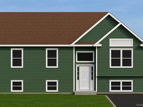 72 Concord Road , Shirley, NY 11967