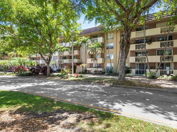 1800 Sans Souci Blvd , Unit 227, North Miami, FL 33181