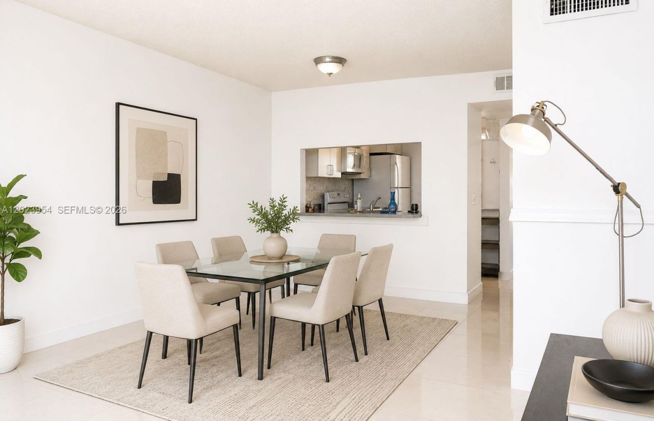 10405 Sunrise Lakes Blvd , Unit 205, Sunrise, FL 33322 Photo