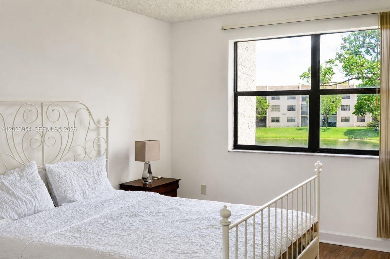 10405 Sunrise Lakes Blvd , Unit 205, Sunrise, FL 33322 Photo