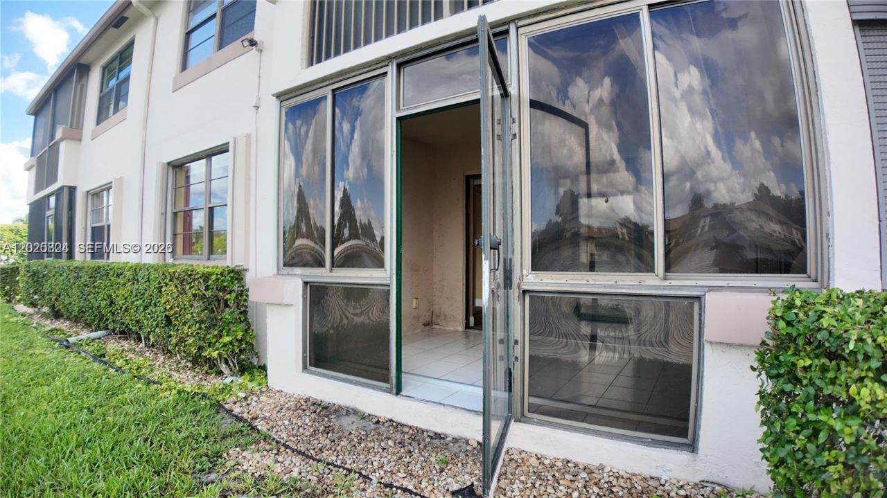 9577 W Mcnab Rd , Unit 110, Tamarac, FL 33321 Photo