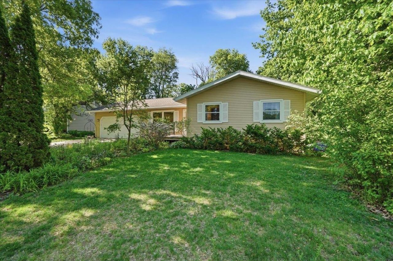 5101 Retana Drive, Madison, WI 53714 Main Photo