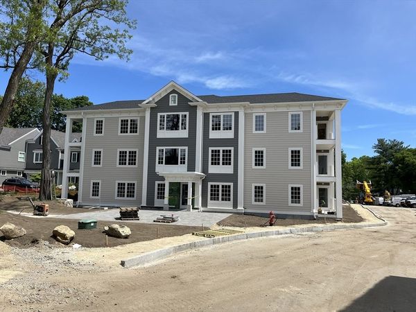 93 Bedford Street, Unit 103, Lexington, MA 02420