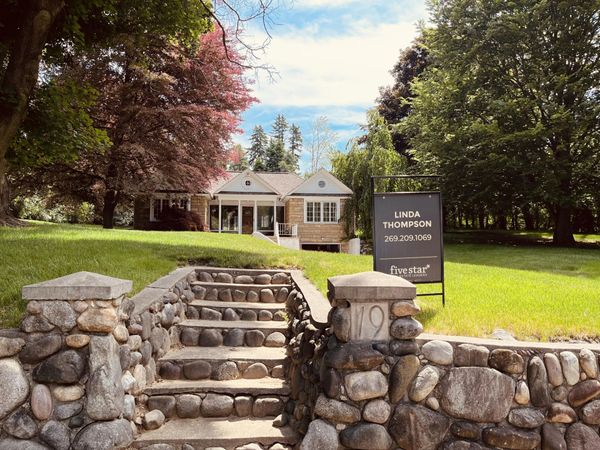 19 S Moorland Drive, Battle Creek, MI 49015