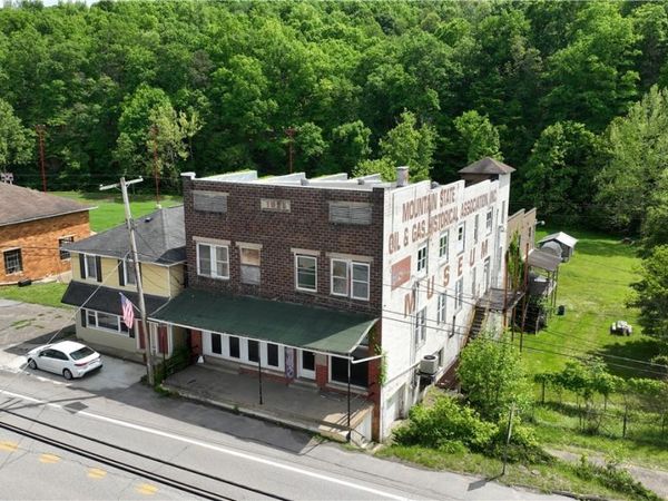 207 Myles Avenue , Pennsboro, WV 26415