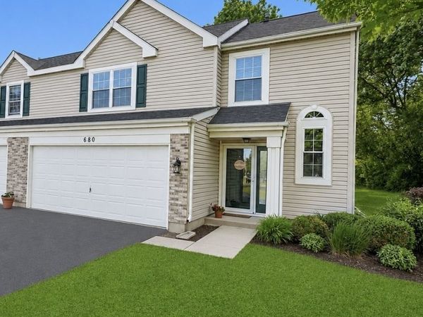 680 Savannah Lane , Crystal Lake, IL 60014