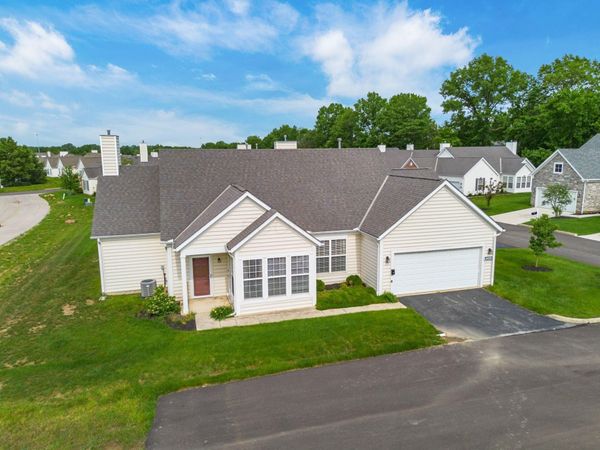 6033 Naughten Pond Drive , Columbus, OH 43213