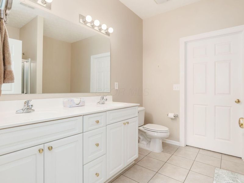 6033 Naughten Pond Drive , Columbus, OH 43213 Photo 21