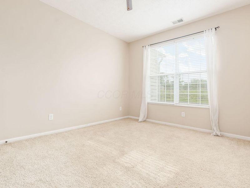 6033 Naughten Pond Drive , Columbus, OH 43213 Photo 25