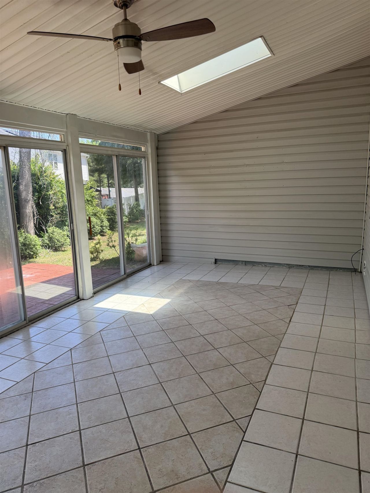 1444a Bessant Ave.  Photo 11