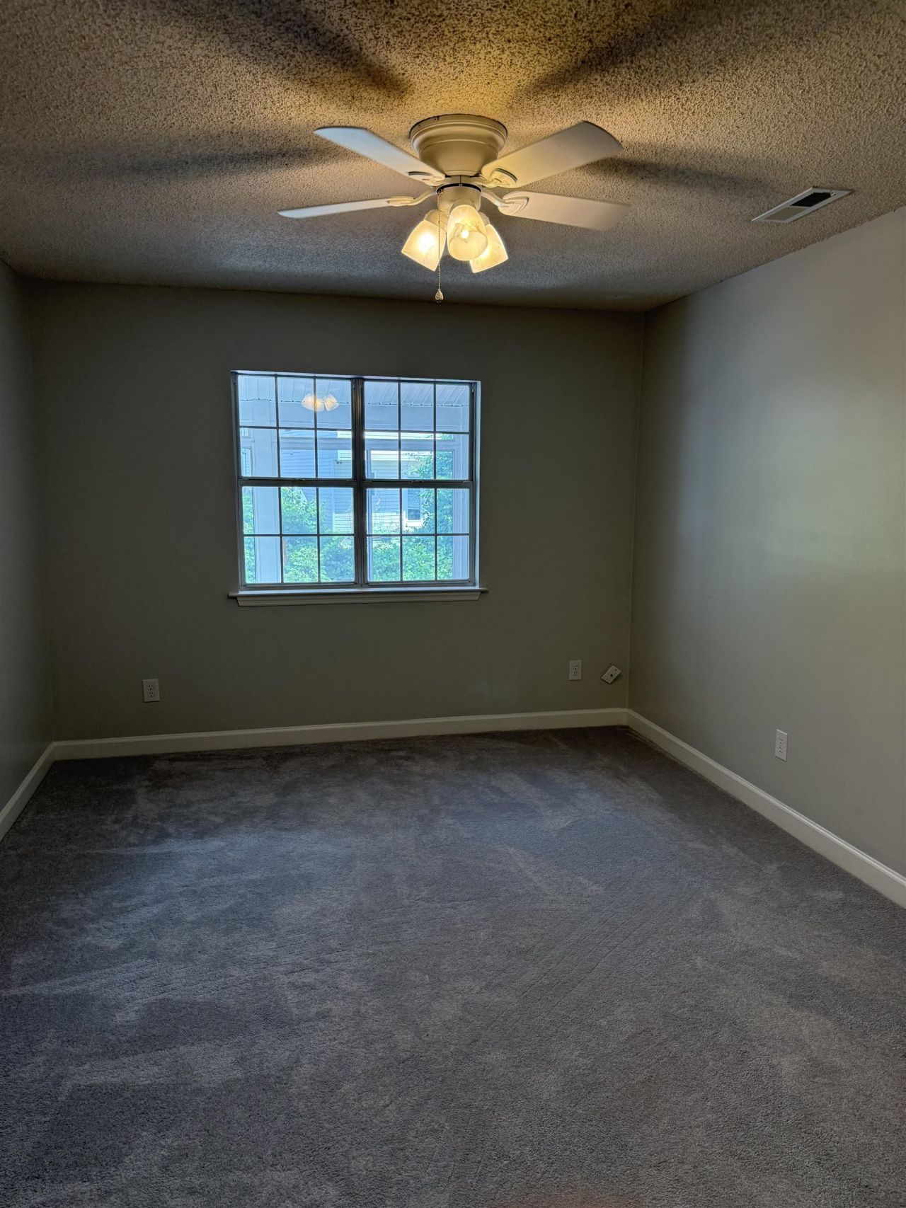 1444a Bessant Ave.  Photo 12
