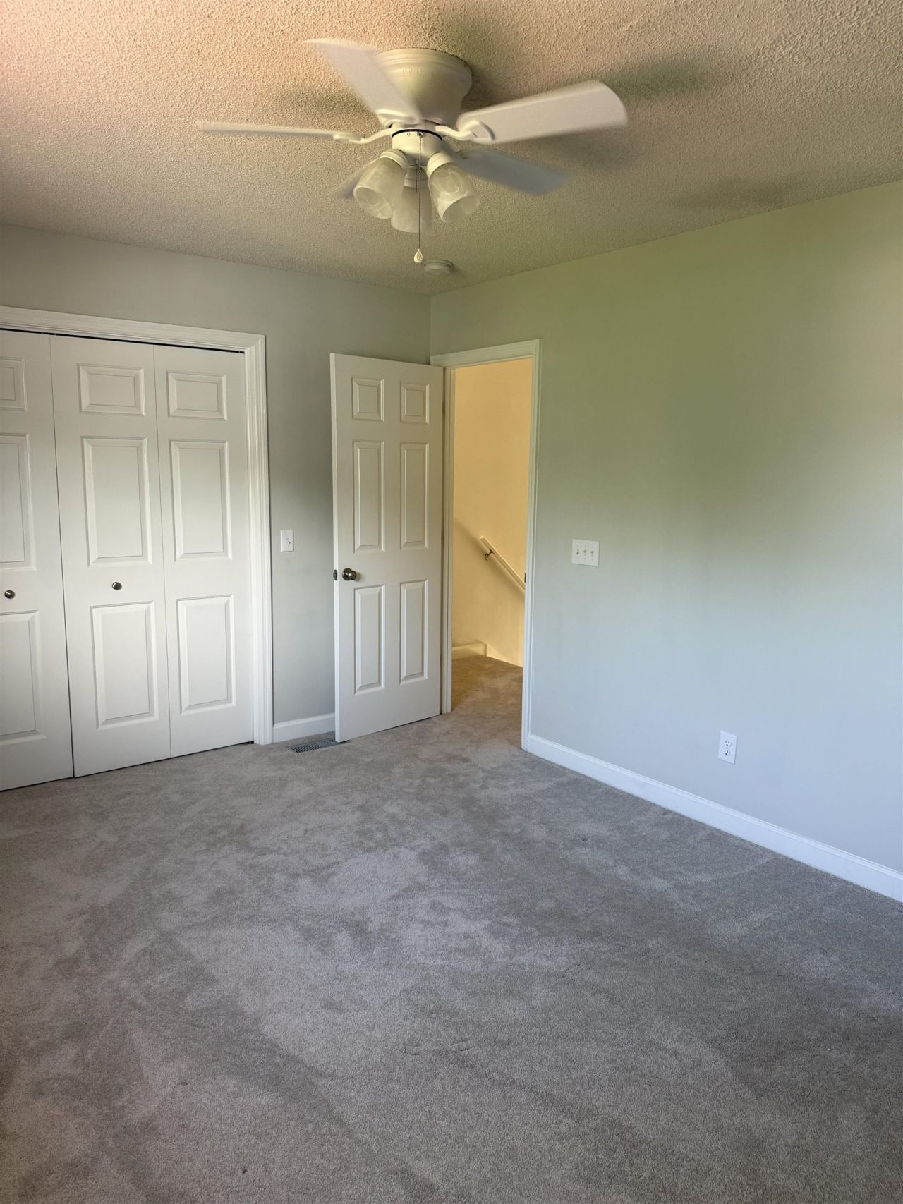 1444a Bessant Ave.  Photo 20