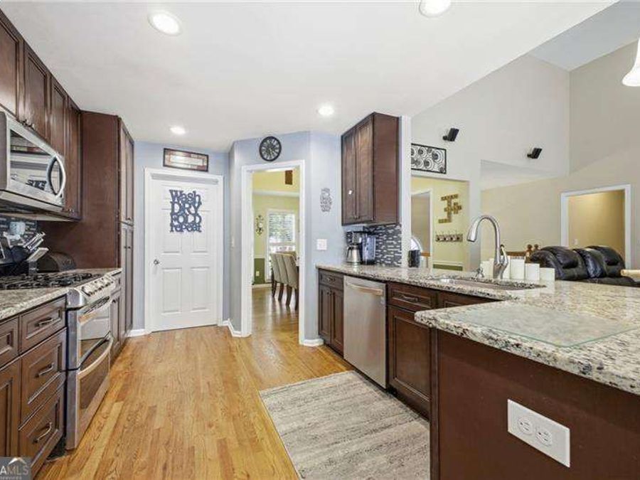 Property Image 28