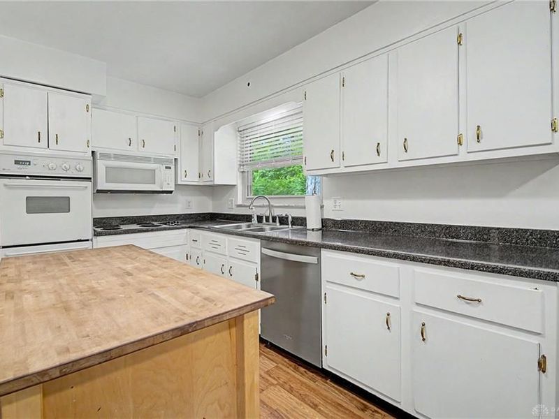 2647 Big Woods Trail, Beavercreek, OH 45431 Photo 11