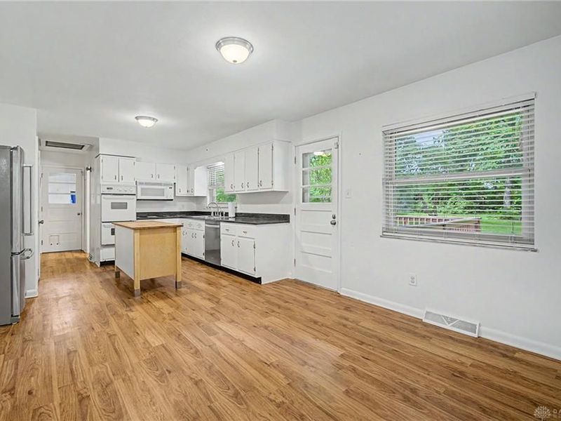 2647 Big Woods Trail, Beavercreek, OH 45431 Photo 9