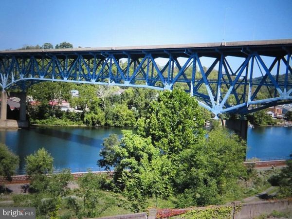 125 MARKET STREET , BROWNSVILLE, PA 15417