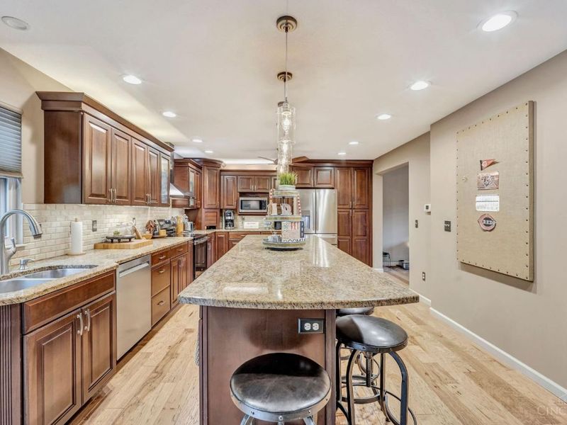 317 Meadowgreen Drive, Harrison, OH 45030 Photo 13
