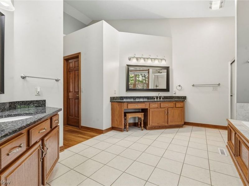 6442 Meadowsweet Avenue NW, Canton, OH 44718 Photo 21