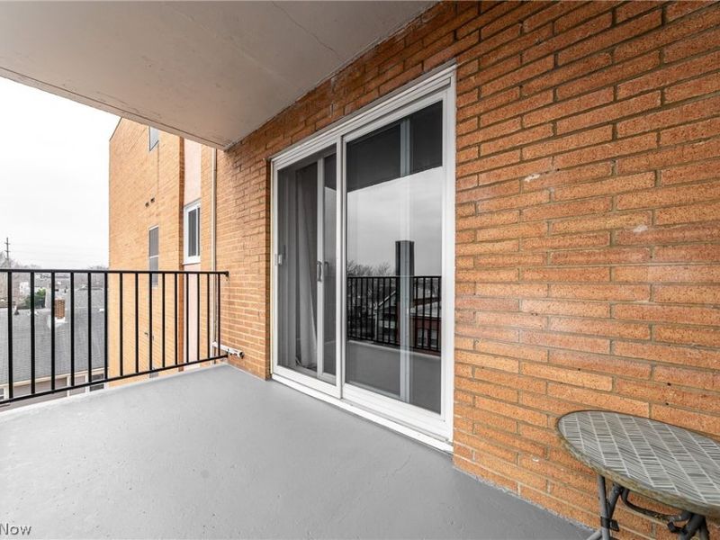 12029 Clifton Boulevard , Unit 505, Lakewood, OH 44107 Photo 6