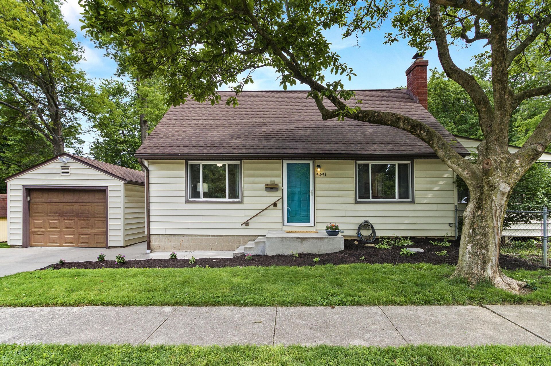 5451 Sharon Park Avenue , Columbus, OH 43214 Main Photo