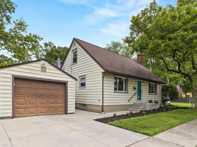 5451 Sharon Park Avenue, Columbus, OH 43214 Photo 2
