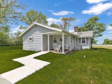 4449 Lakeshore Road, Hamburg, NY 14075