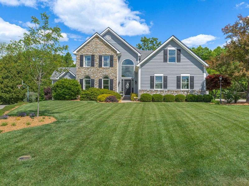 7945 Woodglen Drive, West Chester, OH 45069 Photo 2