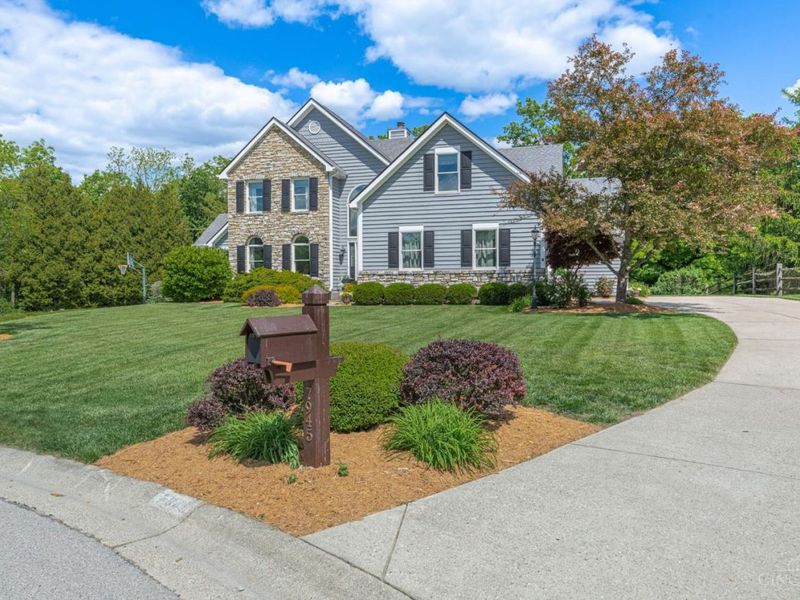 7945 Woodglen Drive, West Chester, OH 45069 Photo 3
