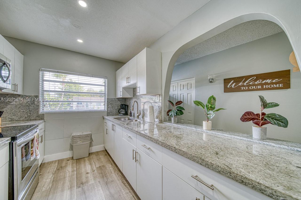 7620 SW 21st St, Unit 7620, Miami, FL 33155 Photo