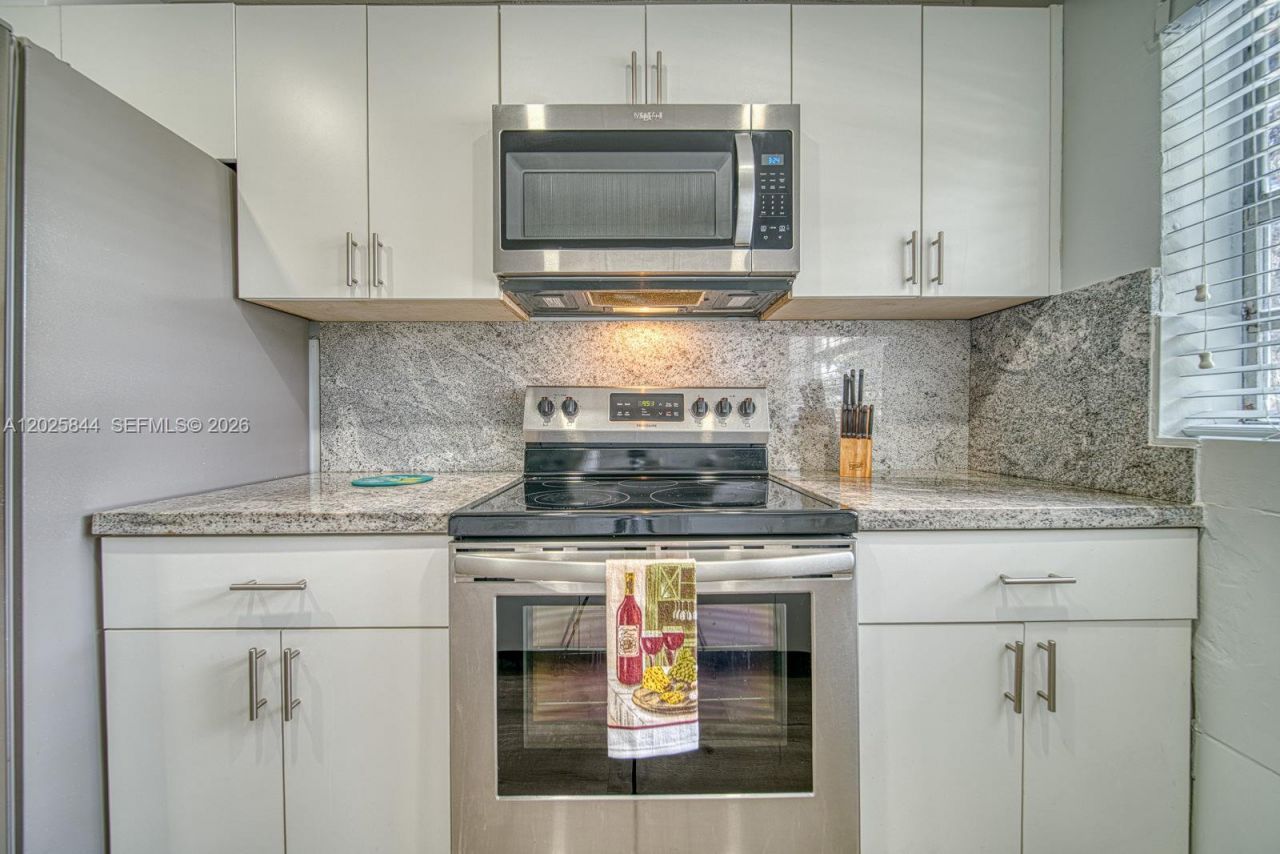 7620 SW 21st St, Unit 7620, Miami, FL 33155 Photo
