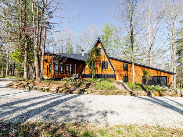 123 Empire Lane , Bedford, IN 47421
