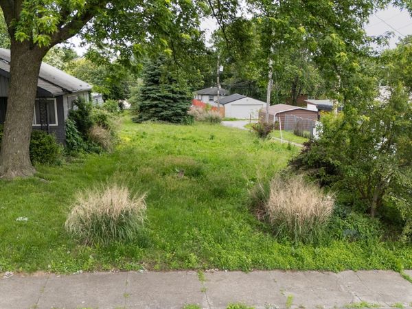 1867 New Street , Indianapolis, IN 46203