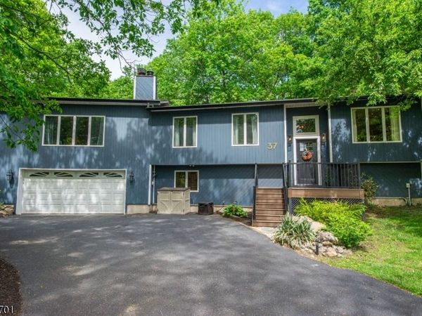 37 Green Rd, Sparta, NJ 07871
