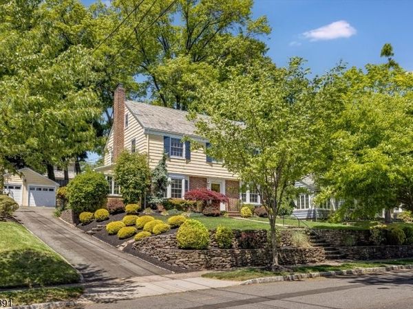 90 Stonehouse Rd, Glen Ridge, NJ 07028