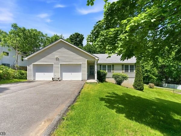 45 Kearney St, Dover, NJ 07801