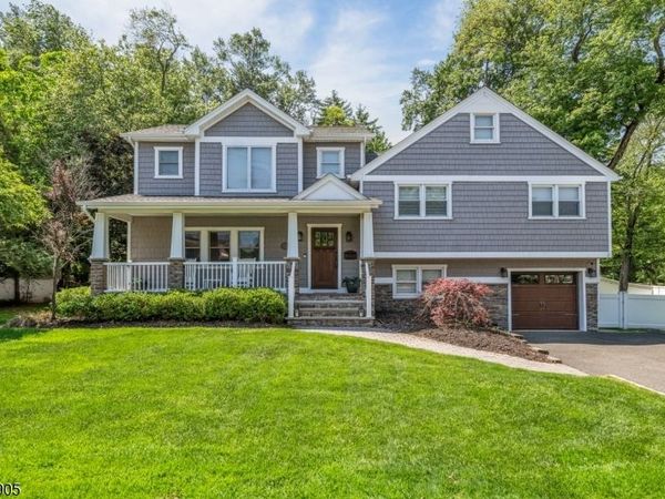 19 De Young Dr, Little Falls, NJ 07424