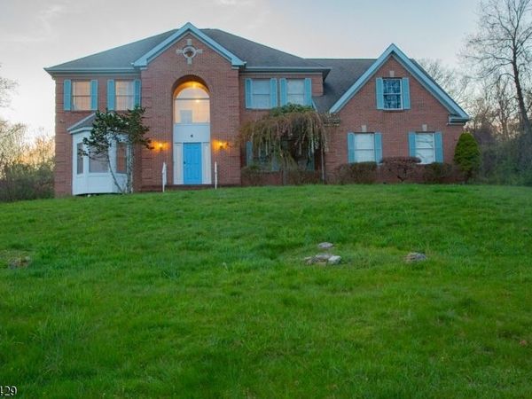 4 Lewis Hollow Rd, Randolph, NJ 07945