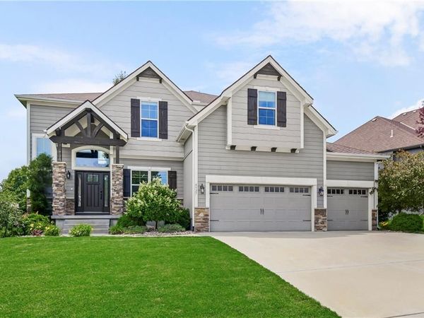 4527 Verona Drive, Riverside, MO 64150